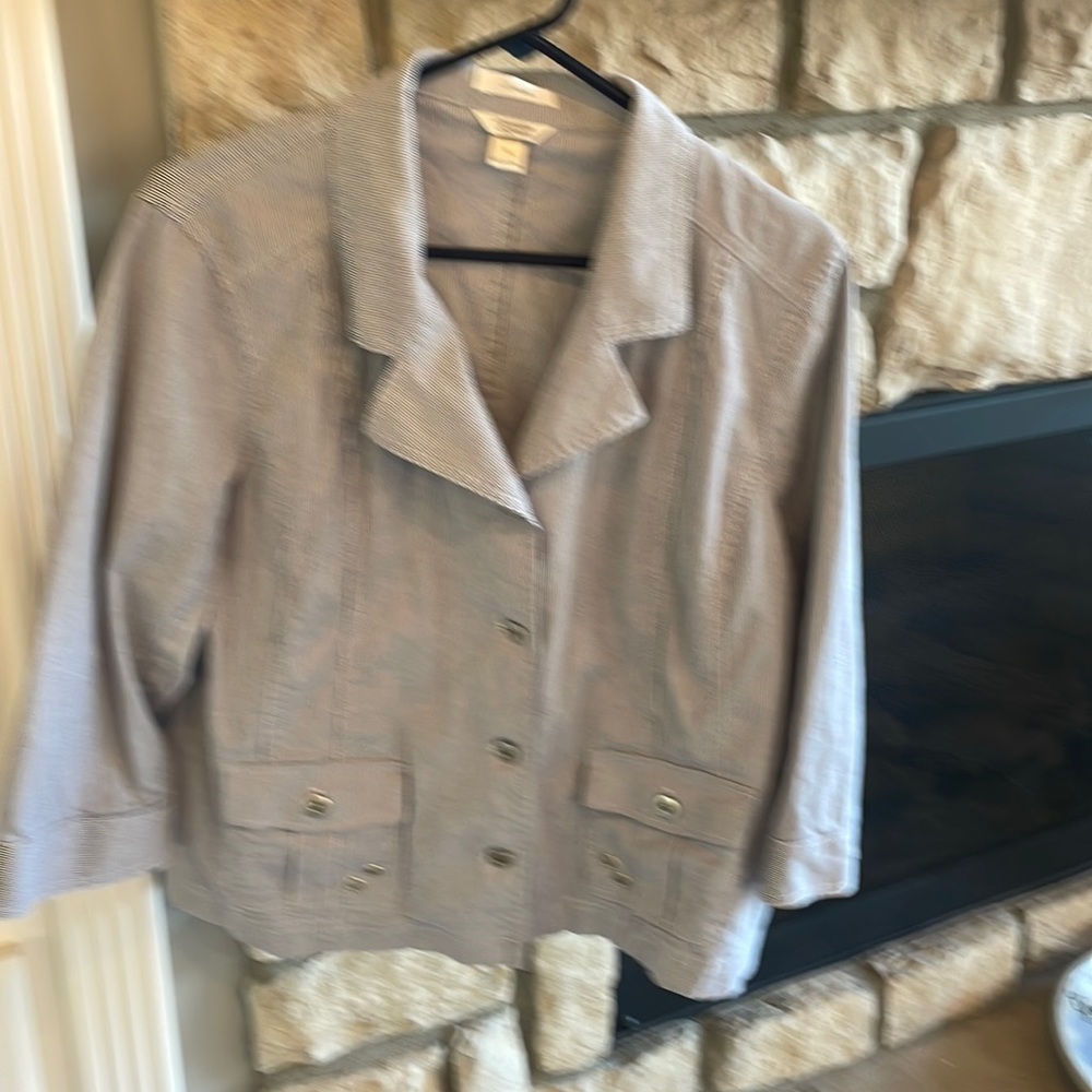 Christopher and banks jacket. Size extra large stretch.